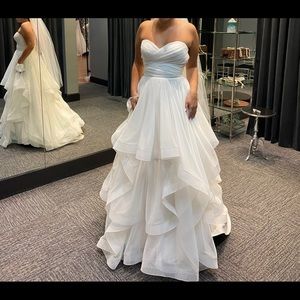 Mikaella 2164 brand new gown. Never worn. Bridal size 14.